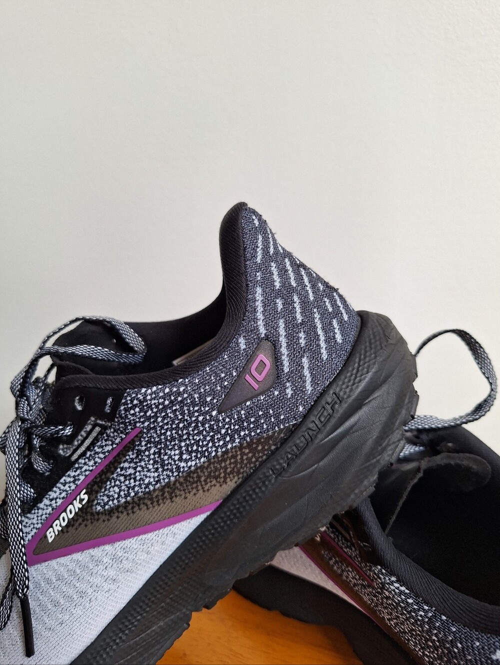 Brooks Women's Launch 10 Neutral Running Size 8B - Picture 8 of 12